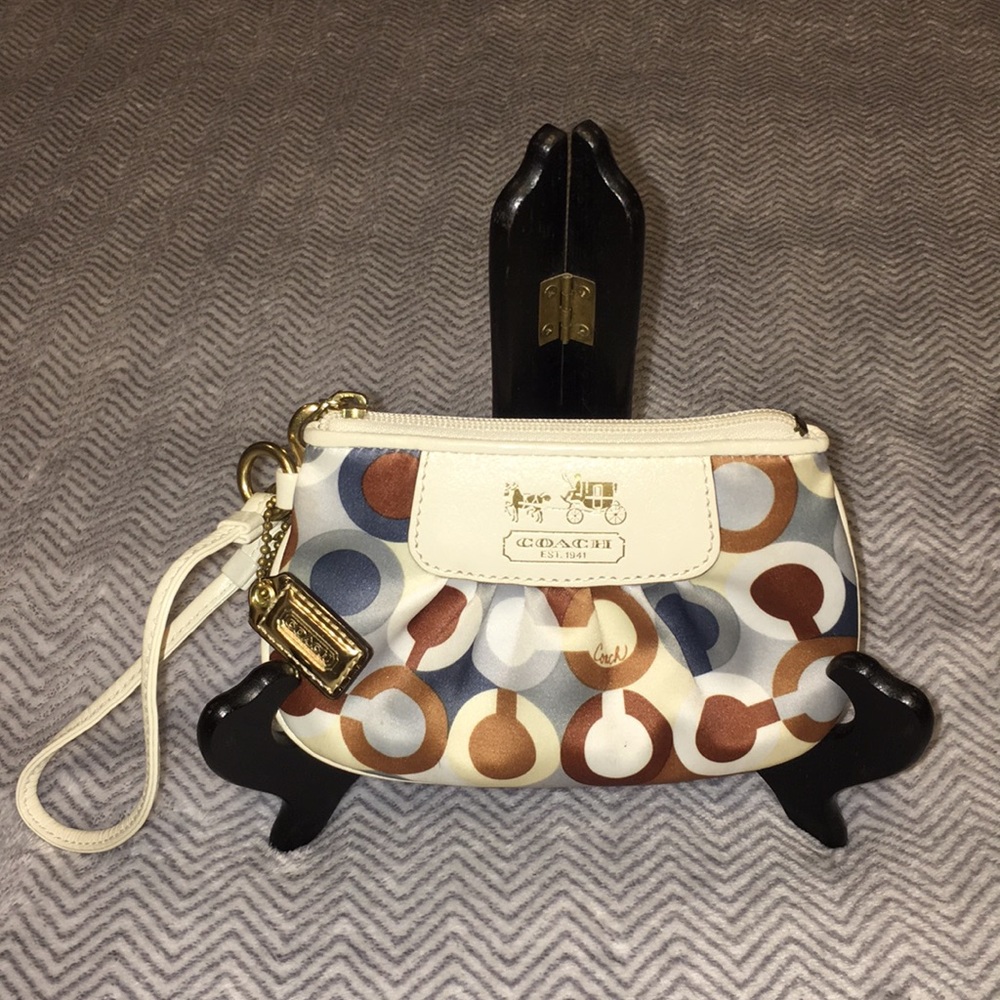 NWOT  Rare Small Coach OP Art Sabrina Wristlet